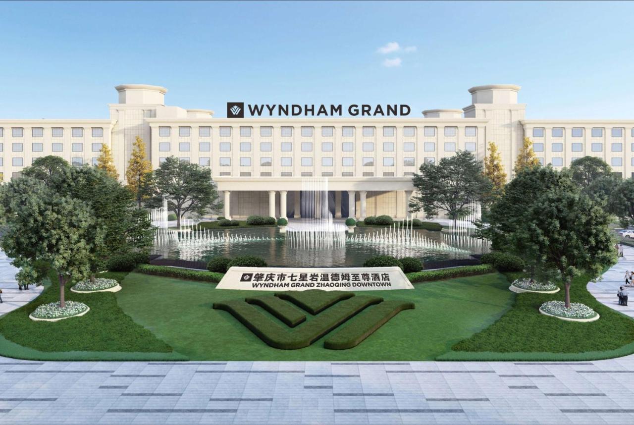 Wyndham Grand Zhaoqing Downtown Hotel Exterior photo