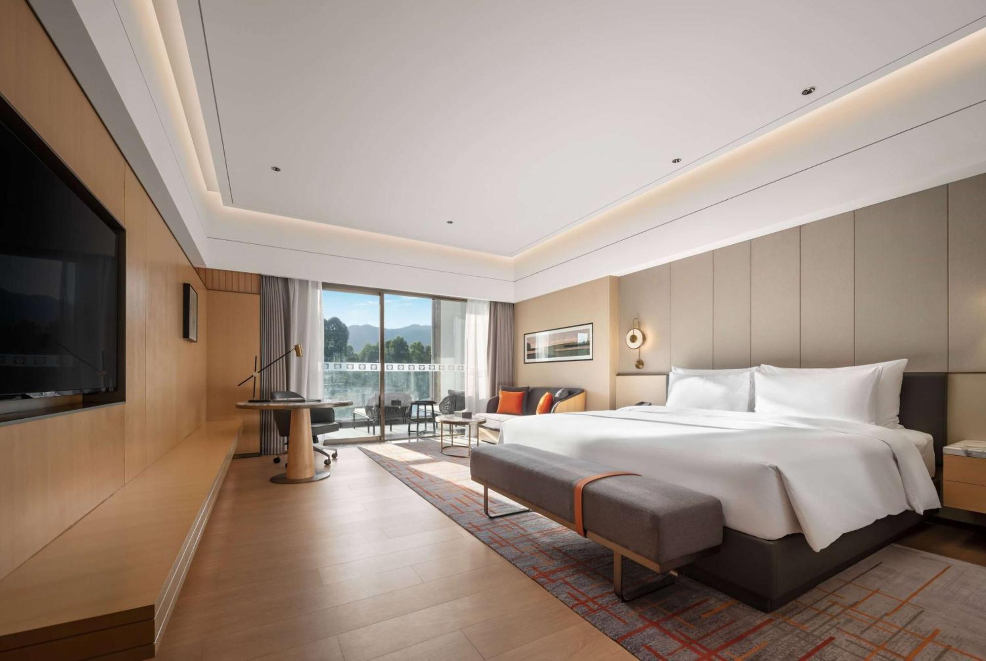 Wyndham Grand Zhaoqing Downtown Hotel Exterior photo