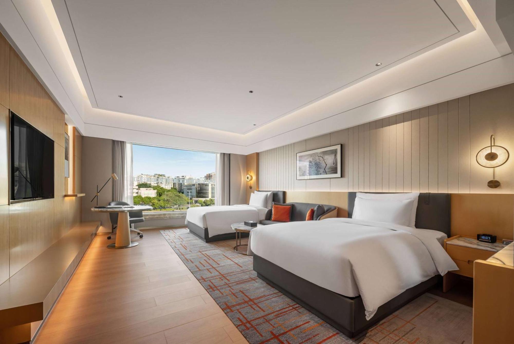 Wyndham Grand Zhaoqing Downtown Hotel Exterior photo
