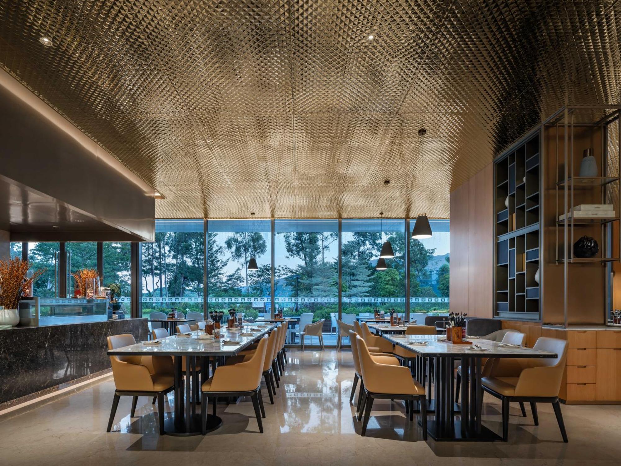 Wyndham Grand Zhaoqing Downtown Hotel Exterior photo