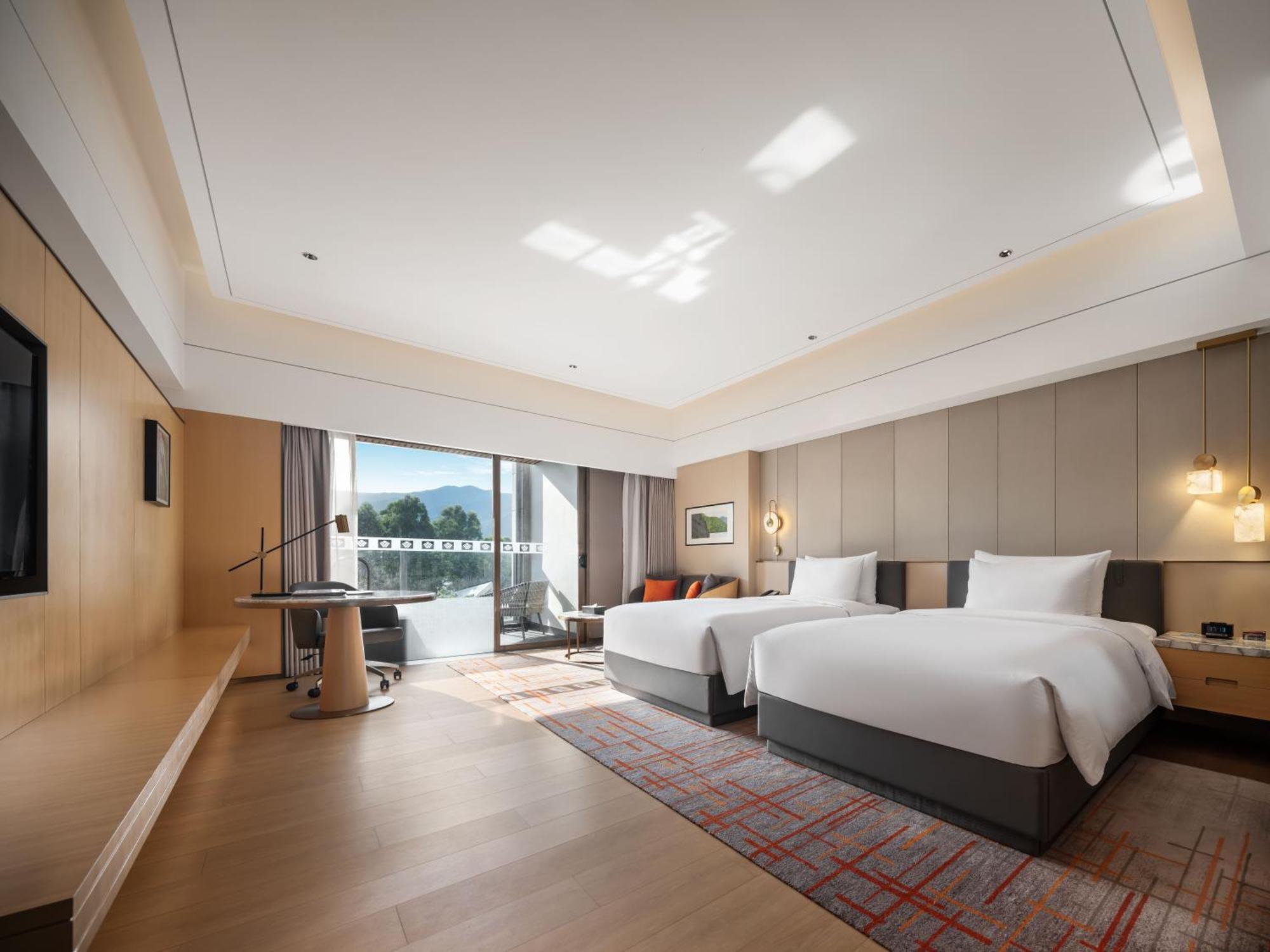 Wyndham Grand Zhaoqing Downtown Hotel Exterior photo