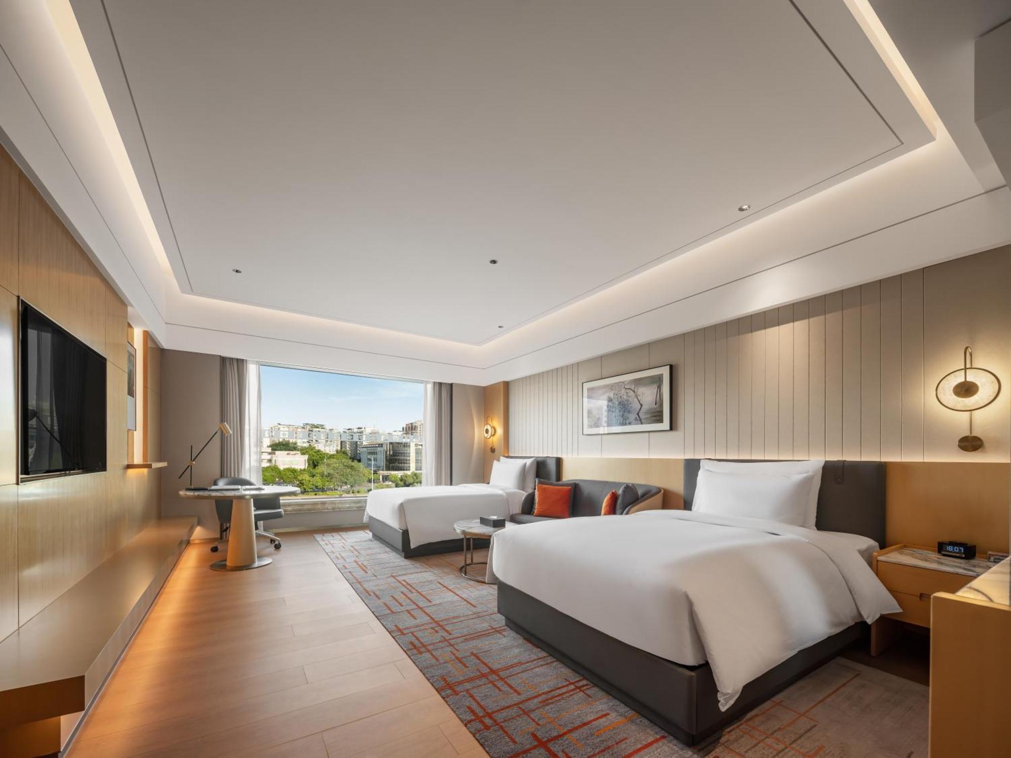 Wyndham Grand Zhaoqing Downtown Hotel Exterior photo